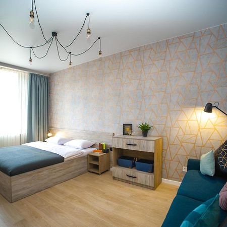 3 Bedroom, 2 Bathroom Apartment Near Forum Lviv Exteriör bild