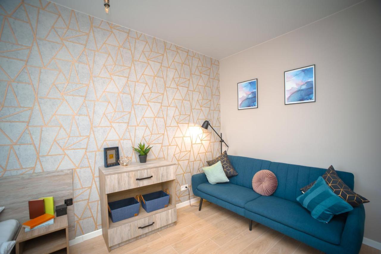 3 Bedroom, 2 Bathroom Apartment Near Forum Lviv Exteriör bild