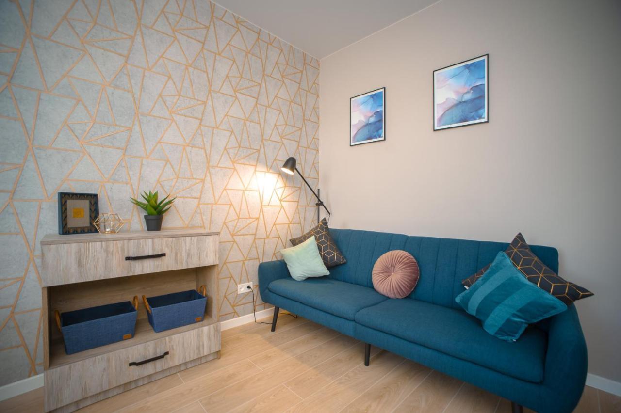 3 Bedroom, 2 Bathroom Apartment Near Forum Lviv Exteriör bild