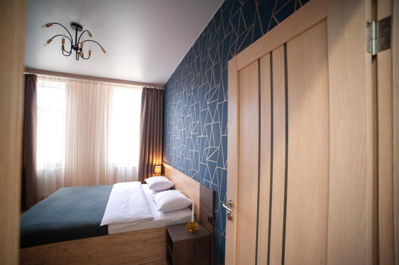 3 Bedroom, 2 Bathroom Apartment Near Forum Lviv Exteriör bild